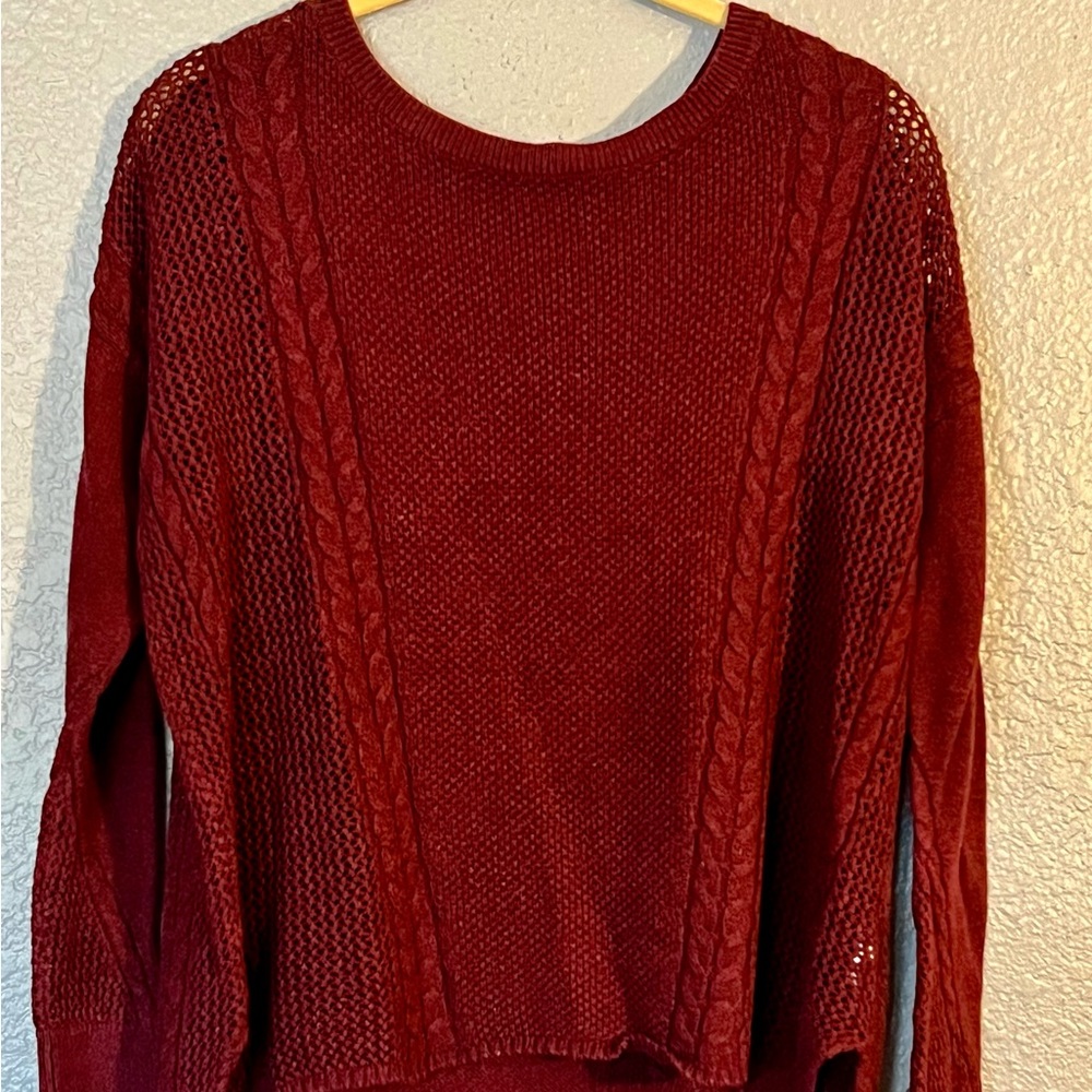 American Eagle Maroon Size Medium Sweater